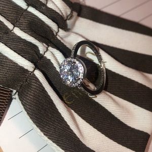 Henri Bendel Luxe Pave Halo Ring Silver Size 9